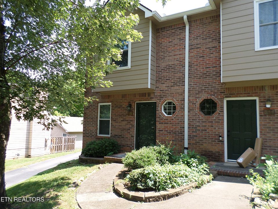 1st image of 682 Shadywood Ln
