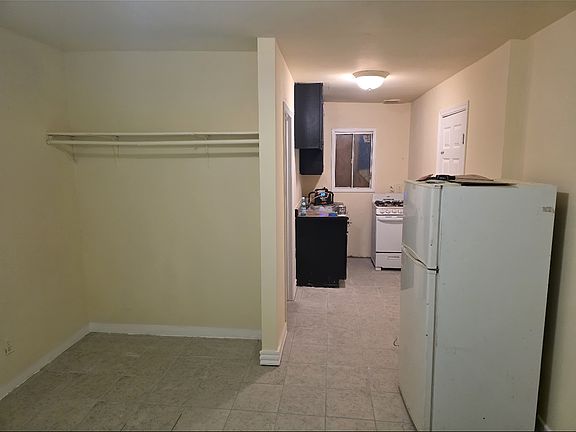 5th image of 620 Warrington Ave
