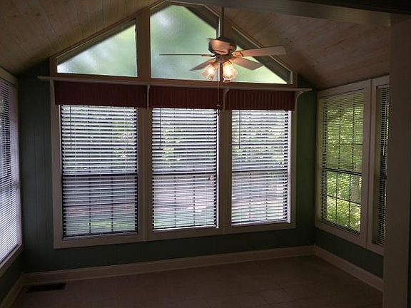3rd image of 2851 Forest Chase Dr NE