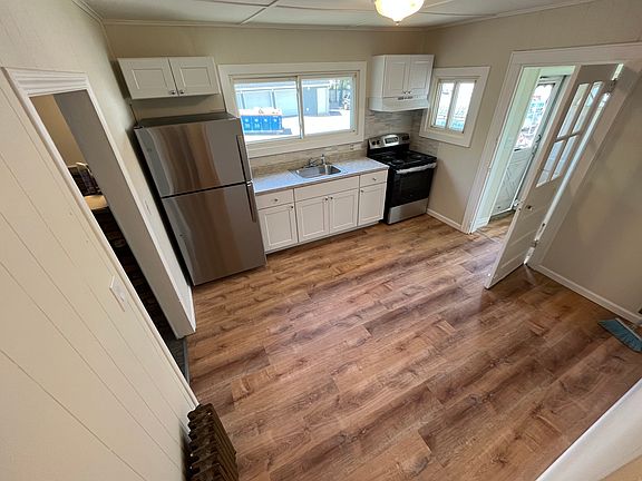 3rd image of 53 Montauk St
