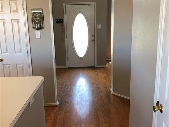 3rd image of 7309 Silverthorn Dr