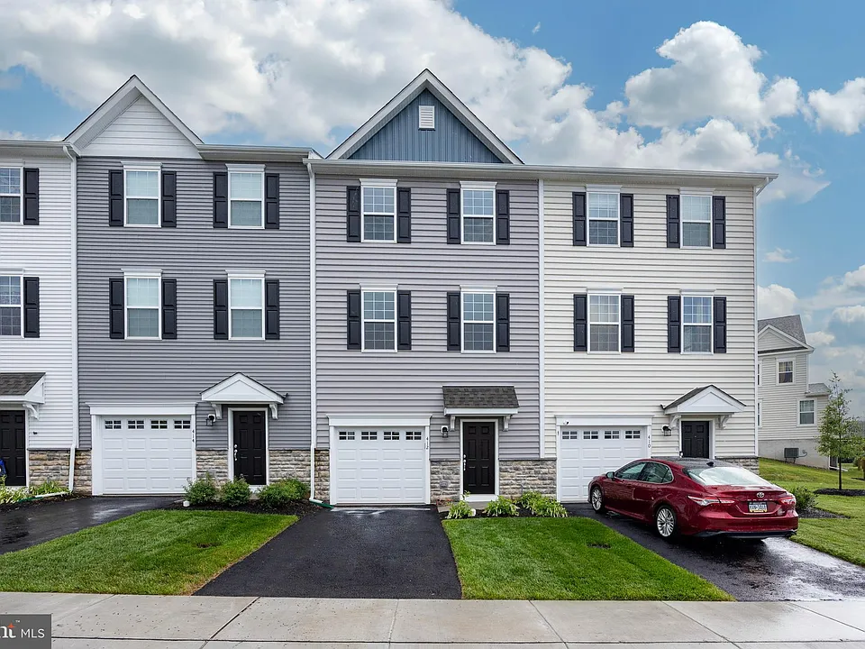 412 Ridgewood Dr