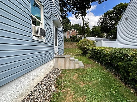 3rd image of 233 Morsemere Ave