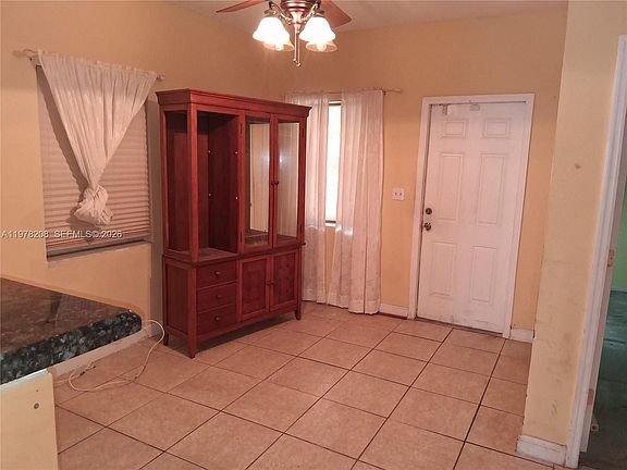 4th image of 158 SW 5th St