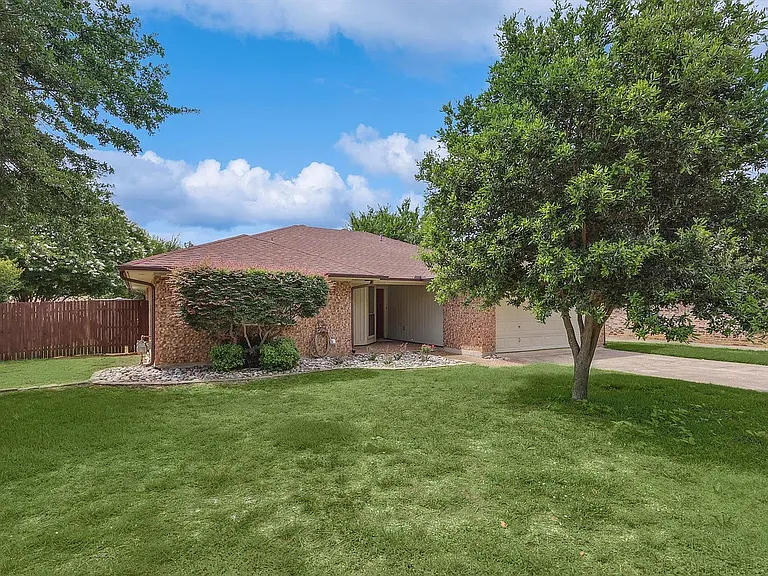 2813 Cripple Creek Trl — Photo 24