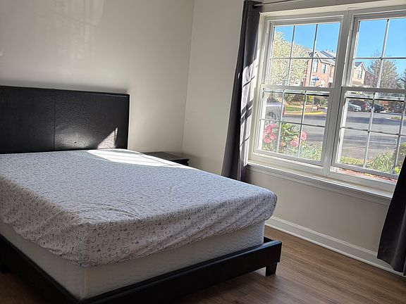 4th image of 21082 Gladstone Dr #B