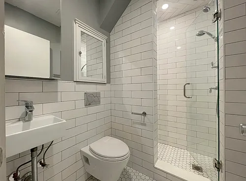 819 E 2nd St #1B Photo 1
