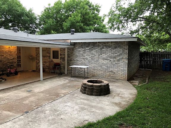 4th image of 100 Cynthia Dr