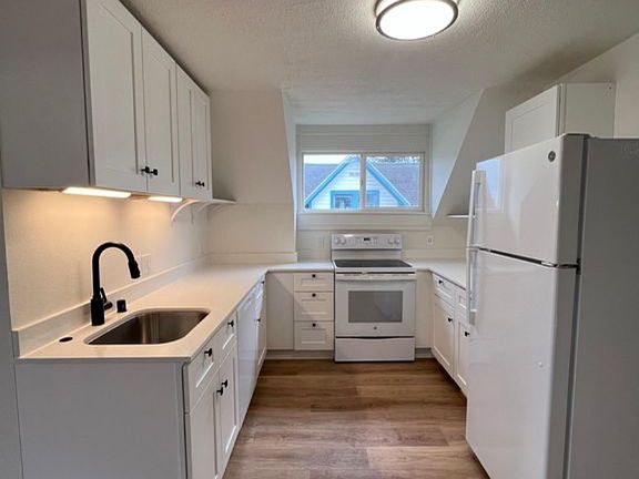 5th image of 2509 Oakes Ave #1