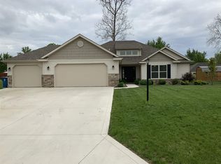 414 Ironwood Ln, Ossian, IN 46777