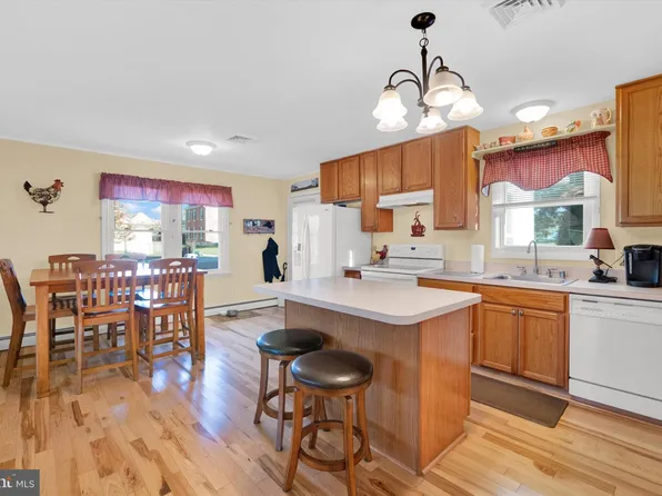3248 Maiden Ln, Manchester, MD 21102