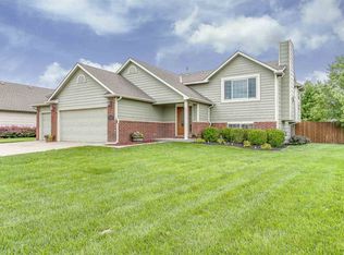 1335 N Robin Ct, Andover, KS 67002