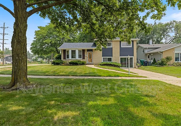 1003 S Finley Rd — Photo 2