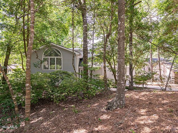 3rd image of 121 White Ash Drive