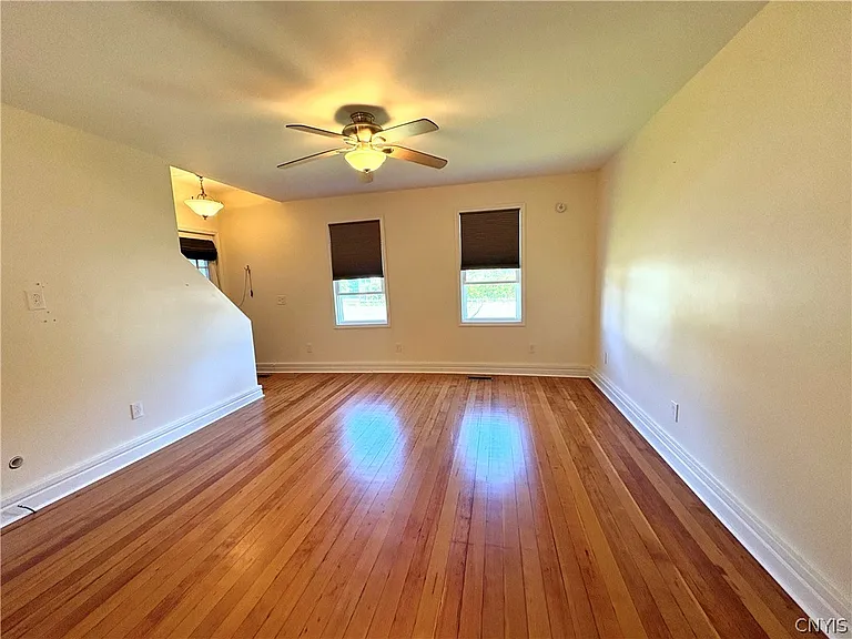 32 Walnut St — Photo 7