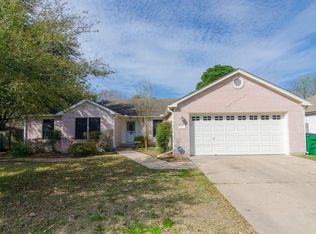 2005 Robin Ln, Taylor, TX 76574