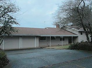 1303 E Main St, Silverton, OR 97381