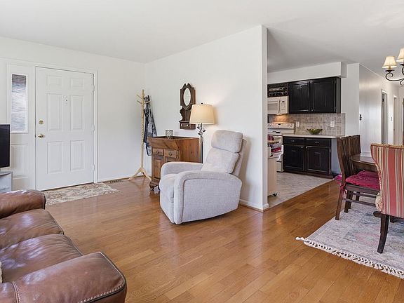 5th image of 1430 Colwell Ln