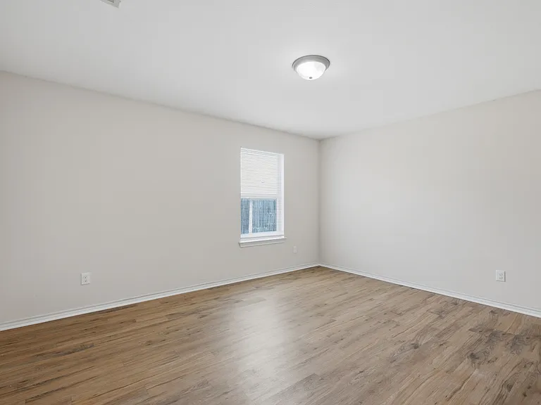 1928 Alanbrooke Dr — Photo 10