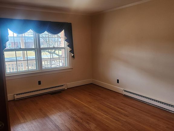 5th image of 727 Fairlane Drive