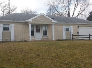 901 Hampton Ct, McHenry, IL 60050