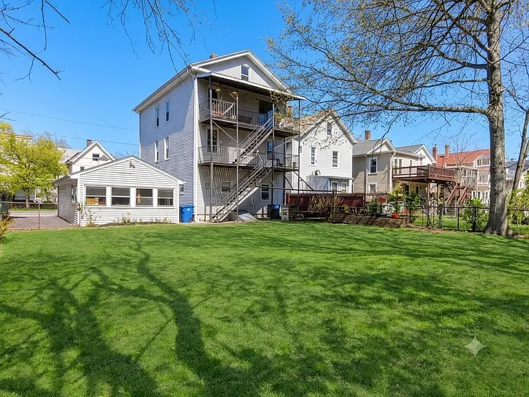 117 Nicoll St #2 — Photo 3