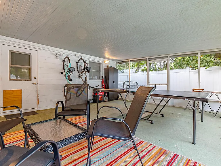 5651 Kelly Dr N — Photo 24