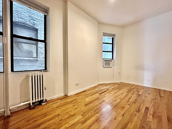 5th image of 410 W 36th St APT 3FE