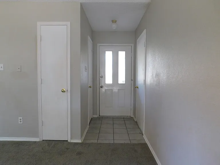 404 Pace Dr — Photo 6