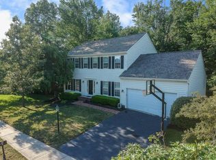 390 Andover Dr, Powell, OH 43065