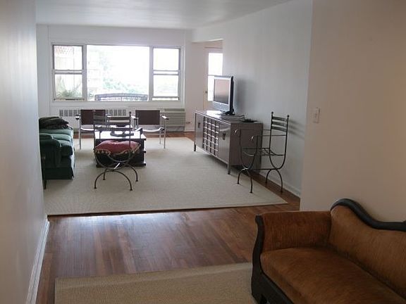 2nd image of 61 Maple Ave APT 2B