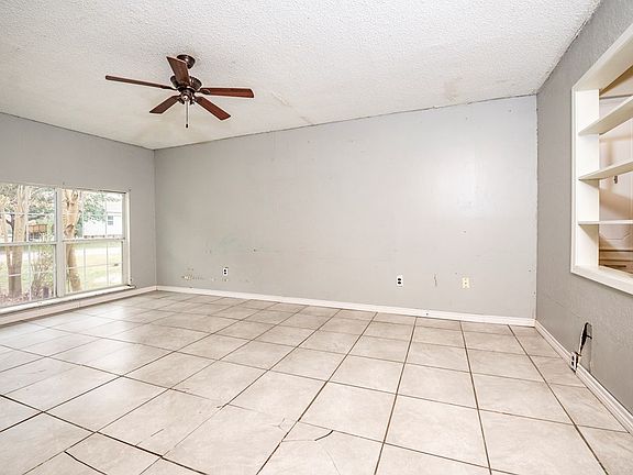 5th image of 810 Johnson Ave