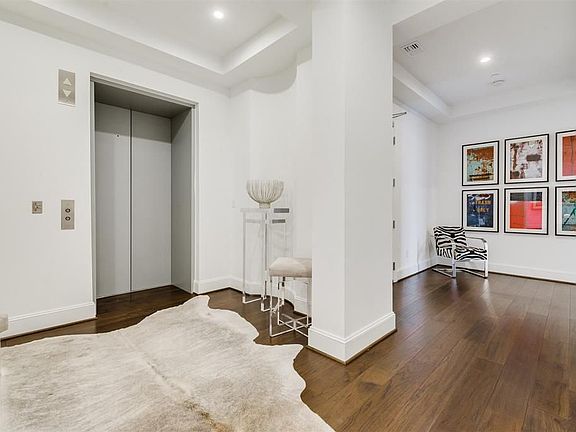 4th image of 1409 Post Oak Blvd Unit 1401
