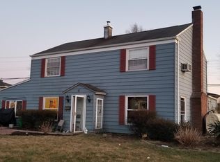 4 Tweed Rd, Levittown, PA 19056