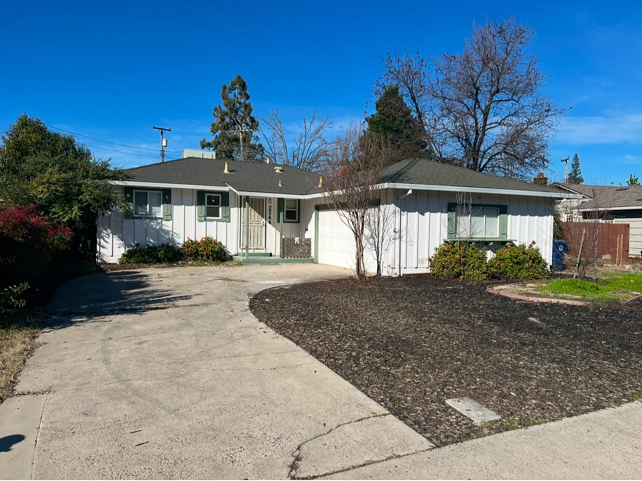 2544 Aramon Dr photo 1