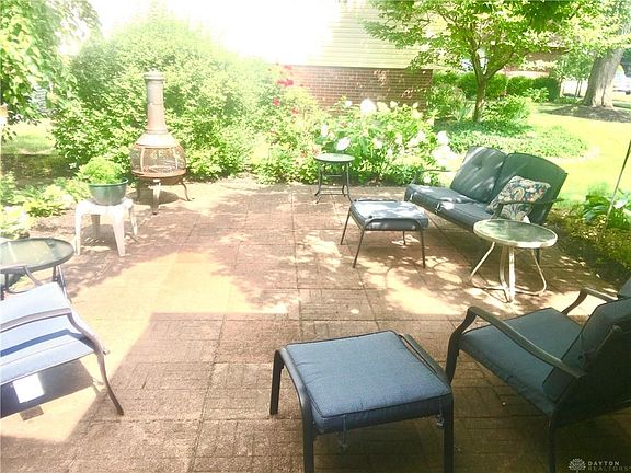 3rd image of 2501 Montbello Cir