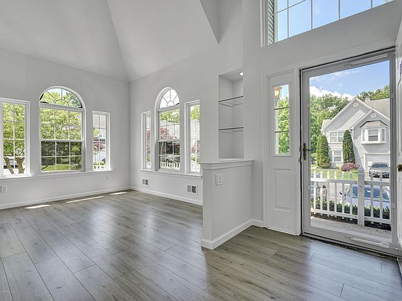 4th image of 4504 Galloping Hill Ln