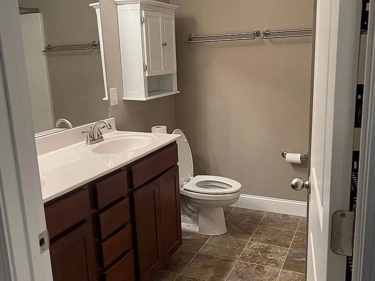 1616 Silver Spur Ln — Photo 24