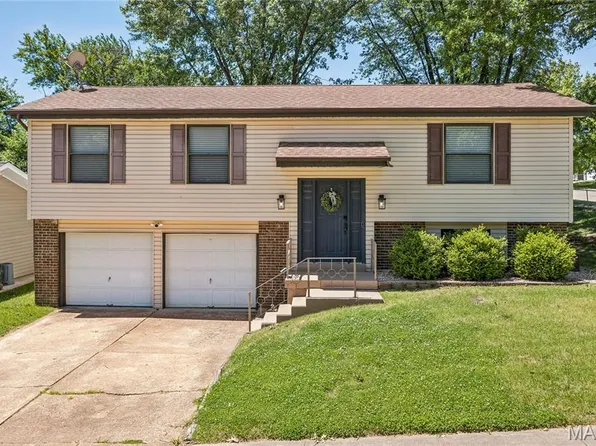 3161 Donnycave Ln, Maryland Heights, MO 63043