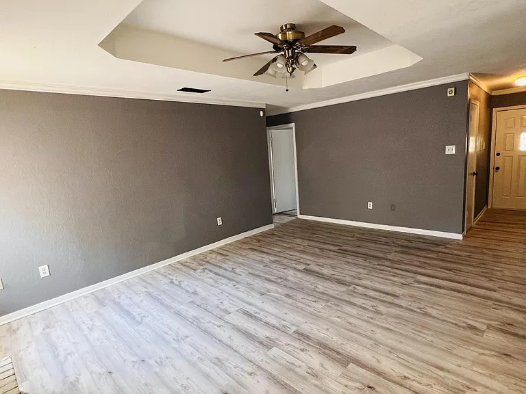 101 Chestnut Dr — Photo 5