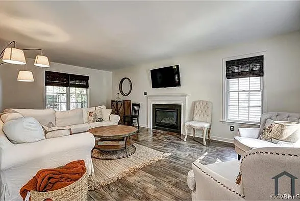 5609 Drayton Dr — Photo 5