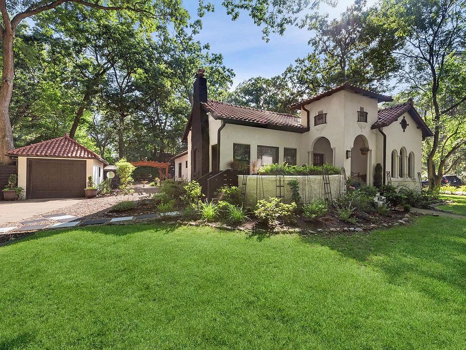 1st image of 2938 Mount Clair Way