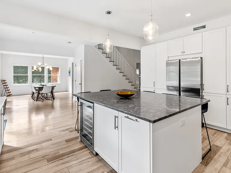 38 Lincoln St — Photo 15