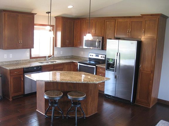 5th image of 8633 Tessman Ct N