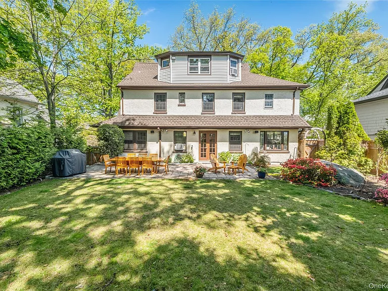 65 Wildwood Rd — Photo 2