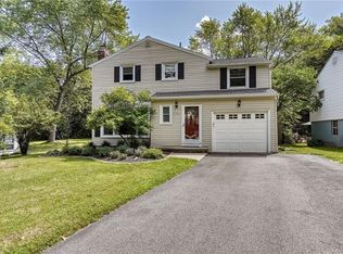 24 Landing Rd N, Rochester, NY 14625
