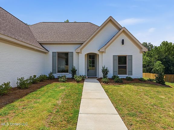 5th image of 939 Mullican Rd