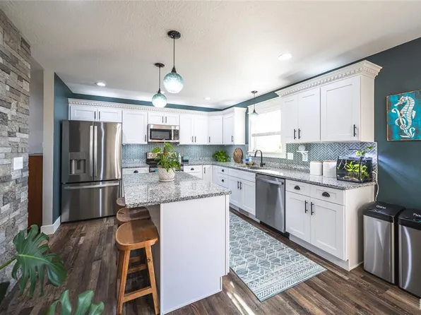 136 La Vista Dr, Waynesville, MO 65583