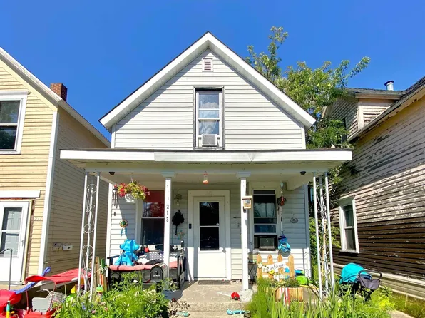 213 N 14th St, Escanaba, MI 49829