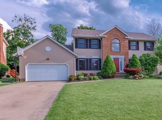 5198 Austen Ln, Richmond Heights, OH 44143